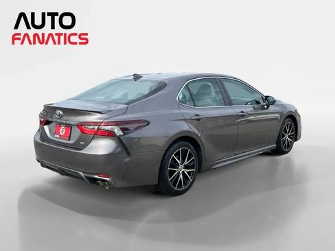Used 2021 Toyota Camry SE w/ Convenience Package FWD image 5