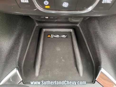 Used 2023 Chevrolet Traverse LT FWD image 33