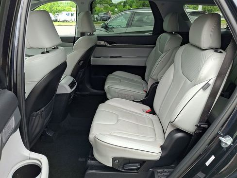 Used 2023 Hyundai Palisade SEL w/ Premium Package AWD/4WD image 12