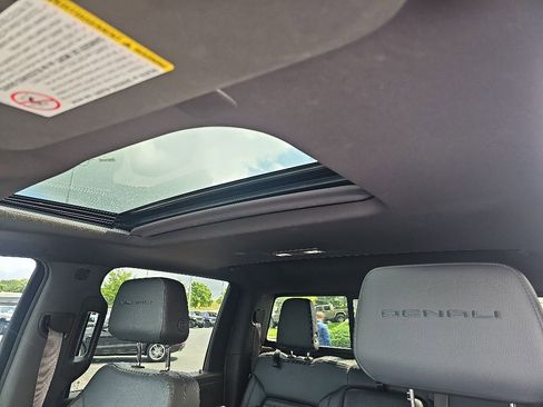 Used 2021 GMC Sierra 2500 Denali w/ Denali Ultimate Package AWD/4WD image 9