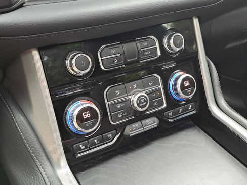 Used 2021 GMC Yukon Denali image 23