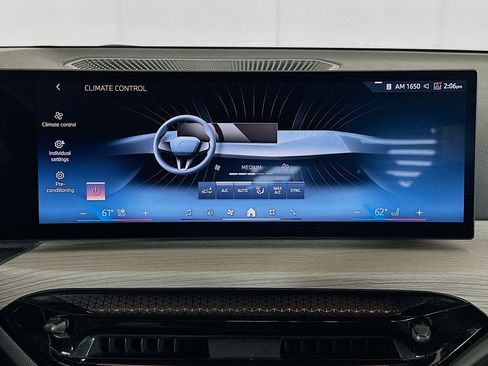 Used 2025 BMW 330i Sedan RWD image 24