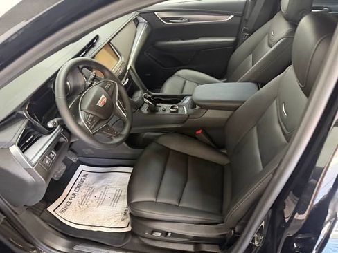 Used 2025 Cadillac XT5 Luxury w/ LPO, Floor Liner Package FWD image 15