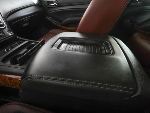 Used 2019 Chevrolet Tahoe Premier w/ Premier Plus Edition AWD/4WD image 29