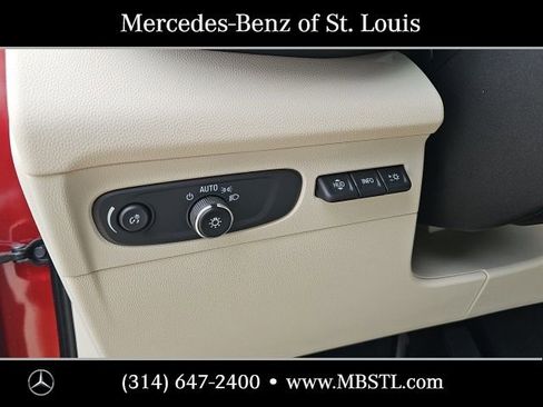 Used 2023 Buick Envision Avenir image 18