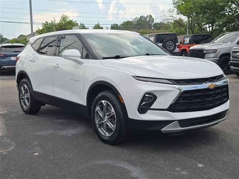 Used 2023 Chevrolet Blazer LT FWD image 9