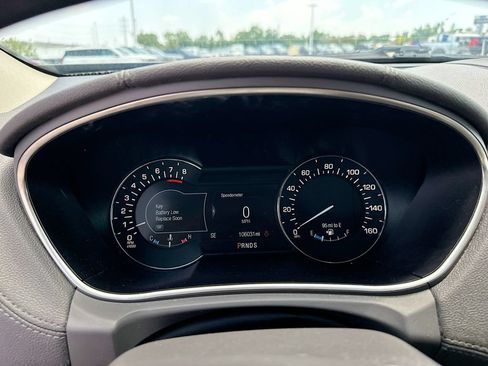 Used 2017 Lincoln MKX Reserve w/ Lincoln MKX Climate Package FWD image 12