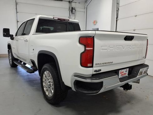Used 2025 Chevrolet Silverado 2500 LTZ w/ LTZ Premium Package AWD/4WD image 5