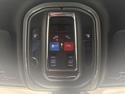 Used 2024 Jeep Grand Cherokee Laredo X w/ Trailer Tow Package image 14