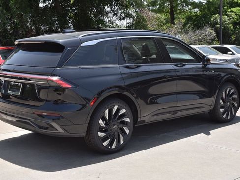 New 2026 Lincoln Nautilus Black Label w/ Jet Appearance Package AWD/4WD image 6