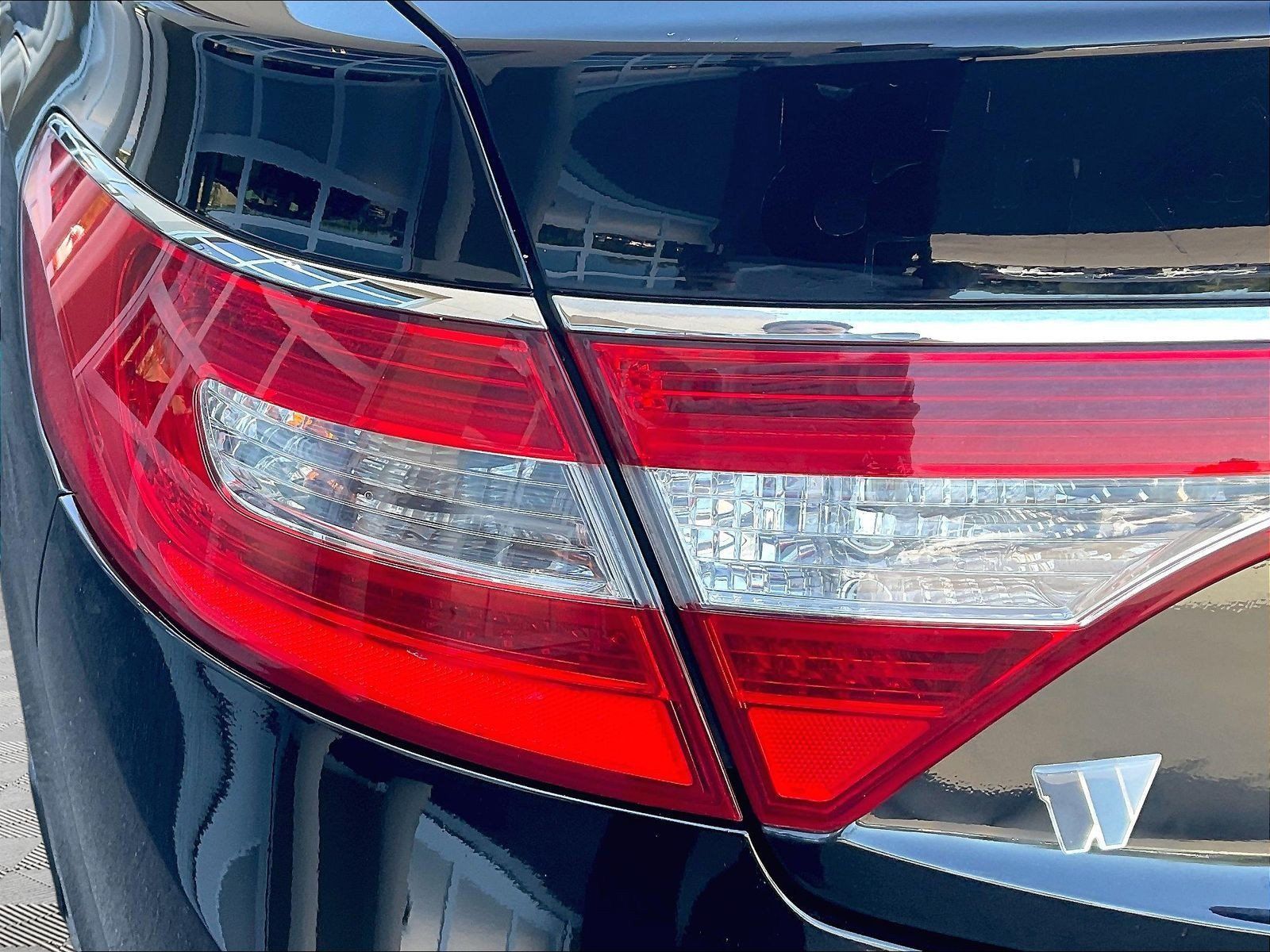 Used 2014 Hyundai Azera Limited w/ Option Group 02 FWD image 23