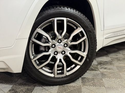 Used 2022 GMC Terrain Denali image 2