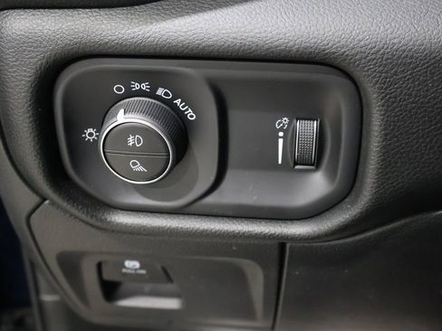 Used 2023 RAM 1500 Big Horn image 33