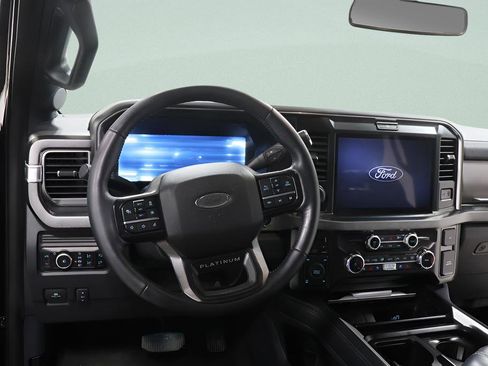 Used 2025 Ford F250 Platinum image 9