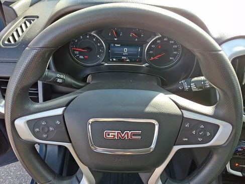 Used 2024 GMC Terrain SLE w/ Driver Convenience Package image 23