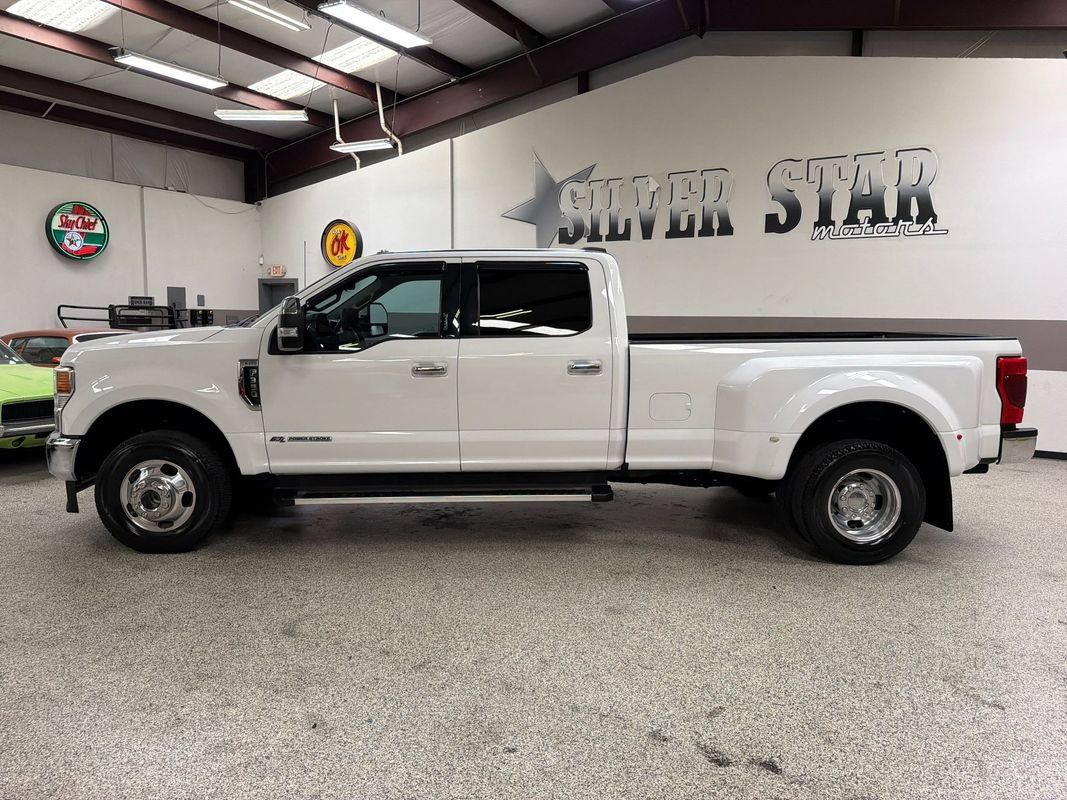 Used 2022 Ford F350 XLT w/ XLT Premium Package AWD/4WD image 3