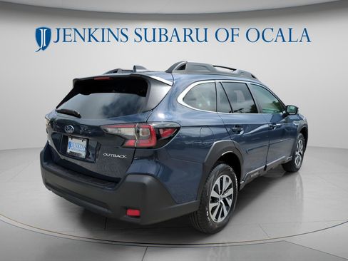 Used 2025 Subaru Outback Premium w/ Popular Package #1A AWD/4WD image 3