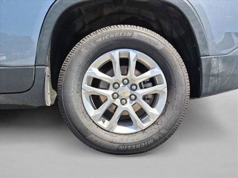 Used 2020 Chevrolet Traverse LT FWD image 9