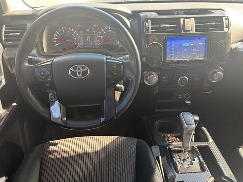 Used 2018 Toyota 4Runner TRD Off-Road AWD/4WD image 20