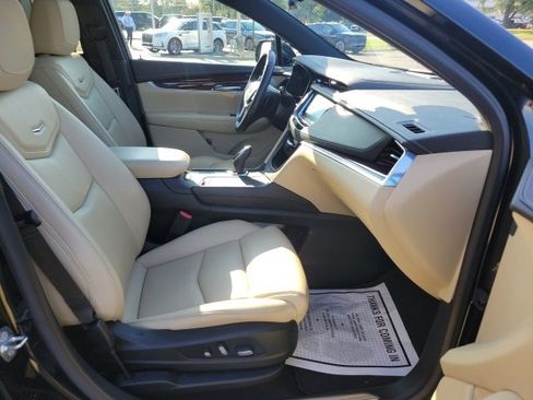 Used 2019 Cadillac XT5 Luxury image 24