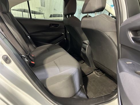 Used 2022 Toyota Corolla LE image 12
