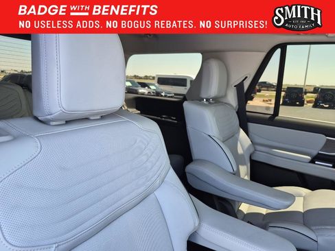 Used 2025 Ford Expedition Platinum w/ Platinum Ultimate Package AWD/4WD image 16