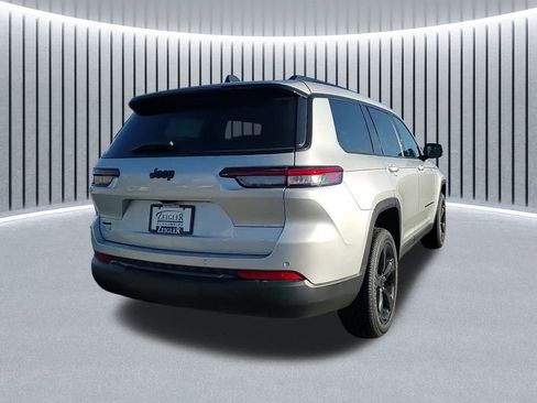 New 2025 Jeep Grand Cherokee L Altitude AWD/4WD image 3