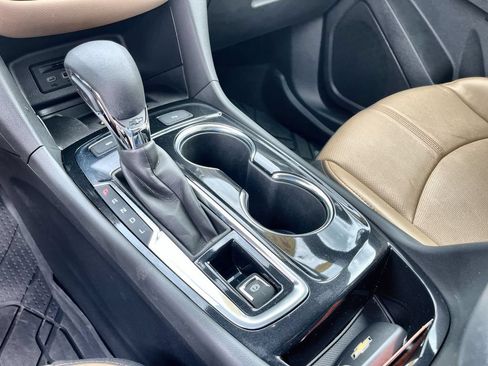 Used 2023 Chevrolet Equinox Premier w/ LPO, Floor Liner Package AWD/4WD image 15