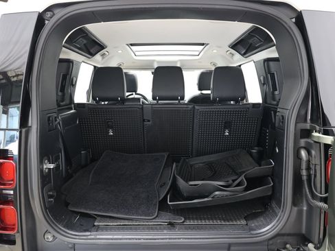 Used 2022 Land Rover Defender 110 SE image 55