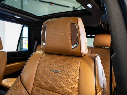 Used 2021 Cadillac Escalade Sport w/ Driver Assist Tech Package image 40