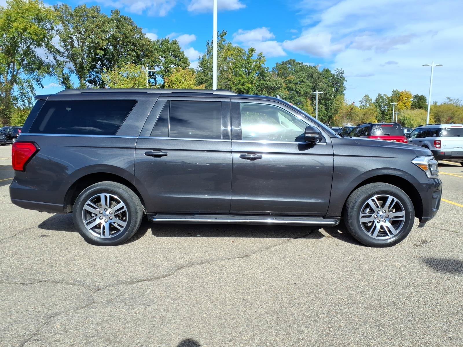 Used 2023 Ford Expedition Max XLT AWD/4WD image 7