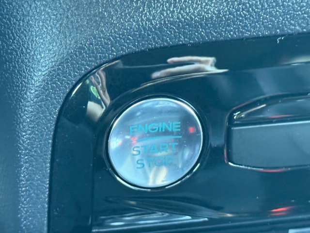 Used 2024 Ford Escape ST-Line w/ Tech Pack #1 AWD/4WD image 16