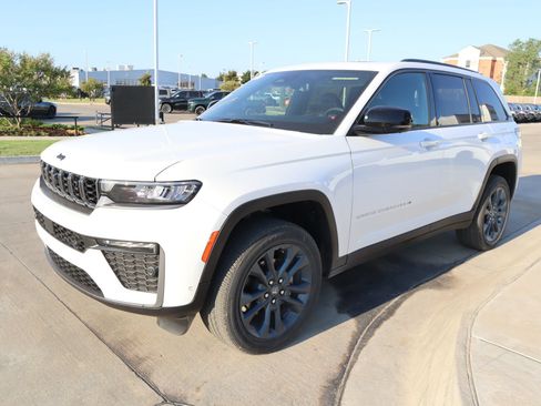 New 2026 Jeep Grand Cherokee Limited AWD/4WD image 11