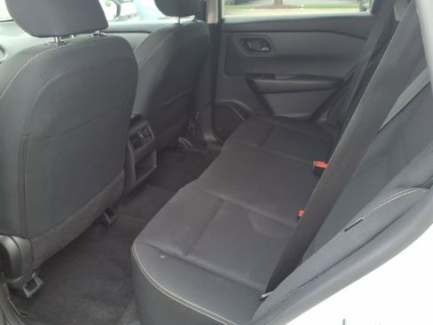Certified 2024 Nissan Rogue S FWD image 10