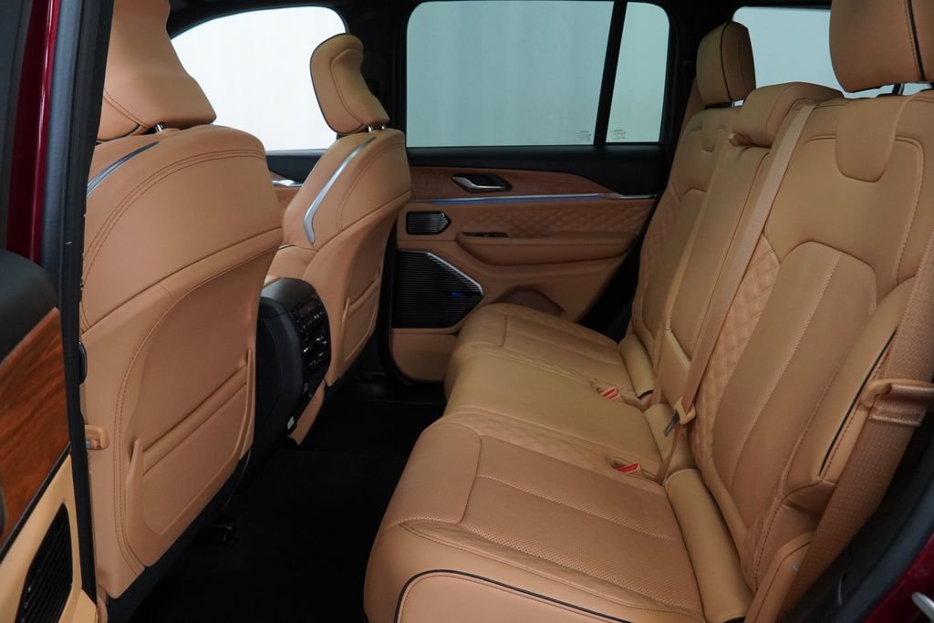 Certified 2025 Jeep Grand Cherokee Summit AWD/4WD image 12