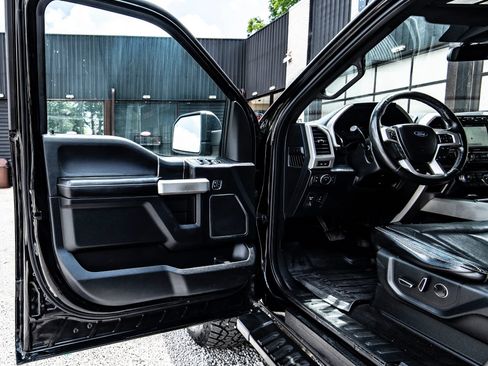 Used 2018 Ford F150 Lariat w/ Equipment Group 502A Luxury AWD/4WD image 30