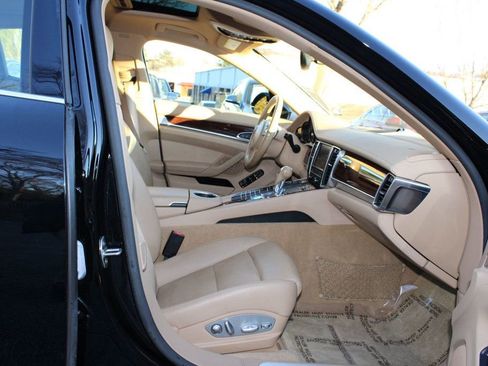Used 2014 Porsche Panamera S image 17