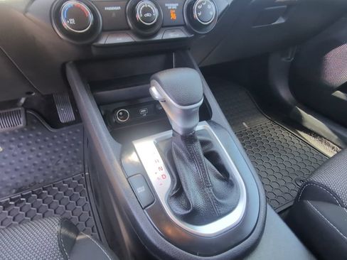 Used 2022 Kia Forte LXS FWD image 21