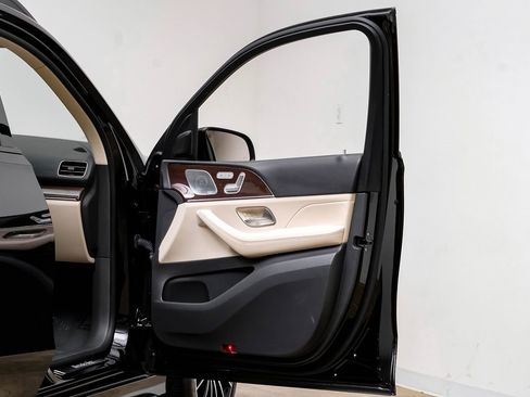 Used 2020 Mercedes-Benz GLE 350 w/ AMG Line Exterior image 39