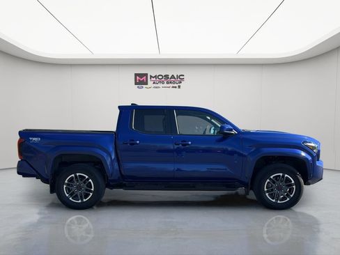 Used 2024 Toyota Tacoma TRD Sport AWD/4WD image 2