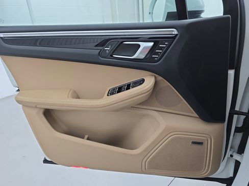 Used 2019 Porsche Macan image 27