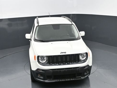 Used 2017 Jeep Renegade Altitude FWD image 34