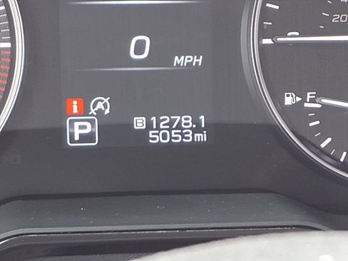 Certified 2025 Subaru Outback Premium image 12