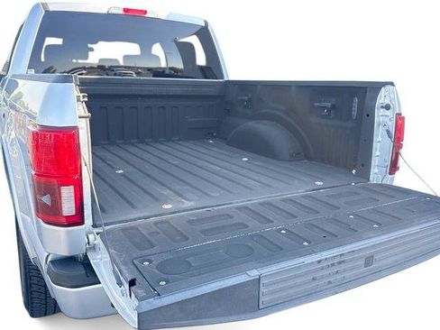 Used 2018 Ford F150 Platinum w/ Equipment Group 701A Luxury AWD/4WD image 22