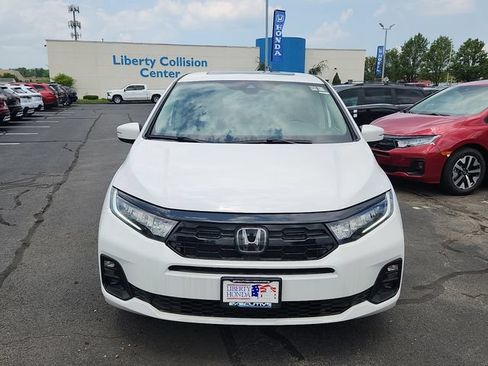 New 2026 Honda Odyssey Touring image 2