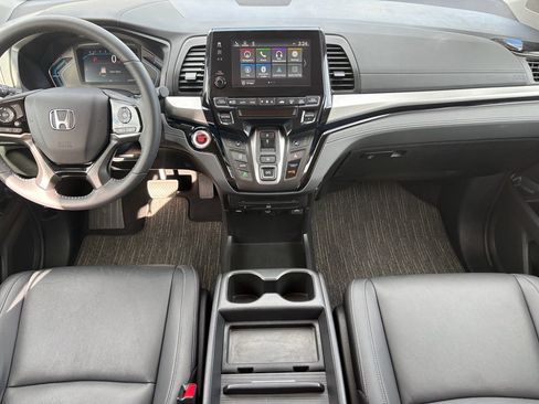 Certified 2024 Honda Odyssey Touring image 2