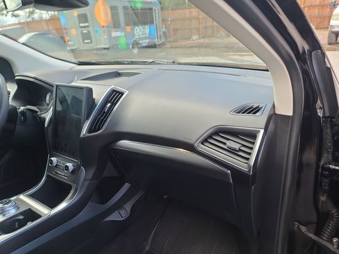 Certified 2024 Ford Edge Titanium w/ Cold Weather Package AWD/4WD image 41