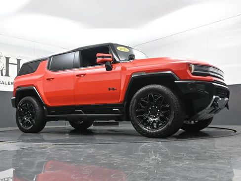 Used 2025 GMC Hummer EV 3X w/ LPO, Illumination Package AWD/4WD image 2