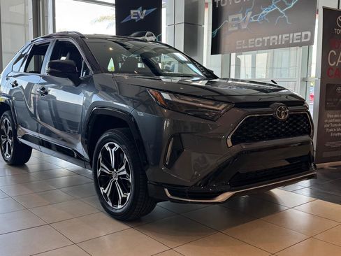 New 2025 Toyota RAV4 SE image 1