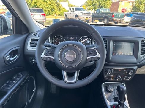 Certified 2021 Jeep Compass Latitude w/ Sun and Sound Group AWD/4WD image 22